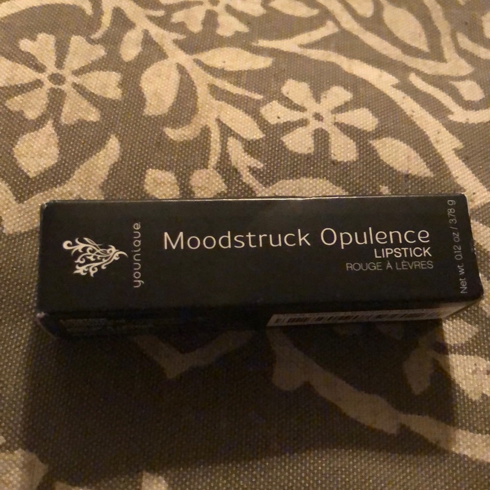 Younique moodstruck opulence lipstick new/unused